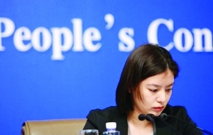 揭秘兩會(huì)冷艷美女翻譯:初中時(shí)就是位風(fēng)云人物-中國(guó)煤炭(煤礦)新聞網(wǎng)